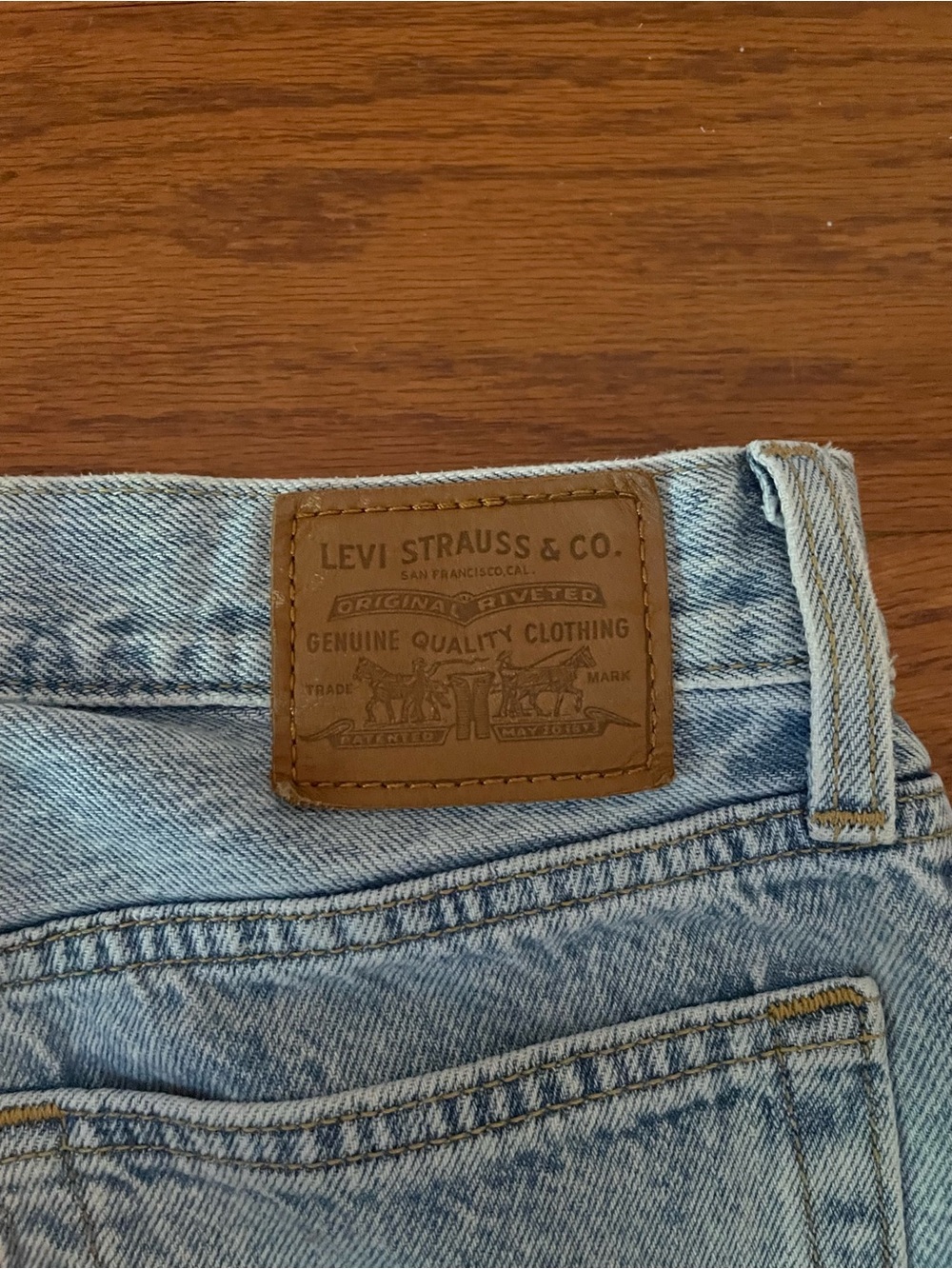Levi's Women’s Light Blue Cropped Ankle Jeans